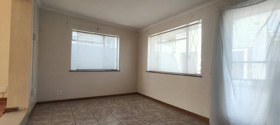 To Let Commercial Property for Rent in Newton Park Eastern Cape